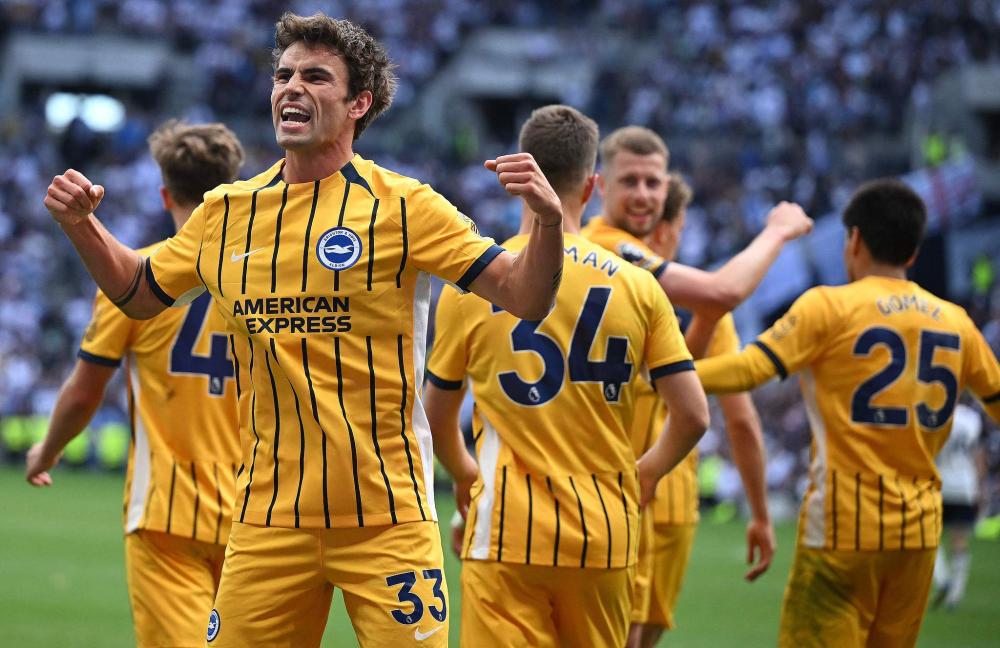 WTT总决赛：王楚钦／孙颖莎3-0林诗栋／蒯曼，收获两连胜